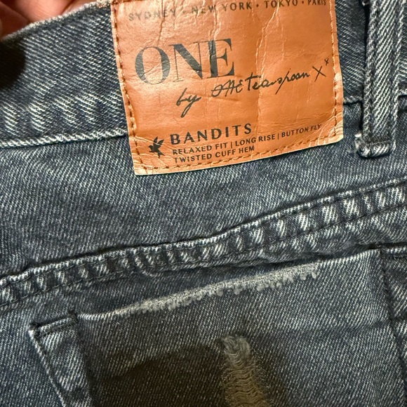 One Teaspoon for Free People Black Bandits Shorts Distressed Relaxed Fit Size 30 - Picture 3 of 6